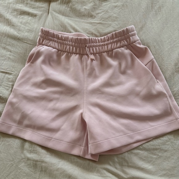 Lululemon short bundle - Picture 2 of 7